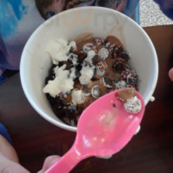 Yum Frozen Yogurt